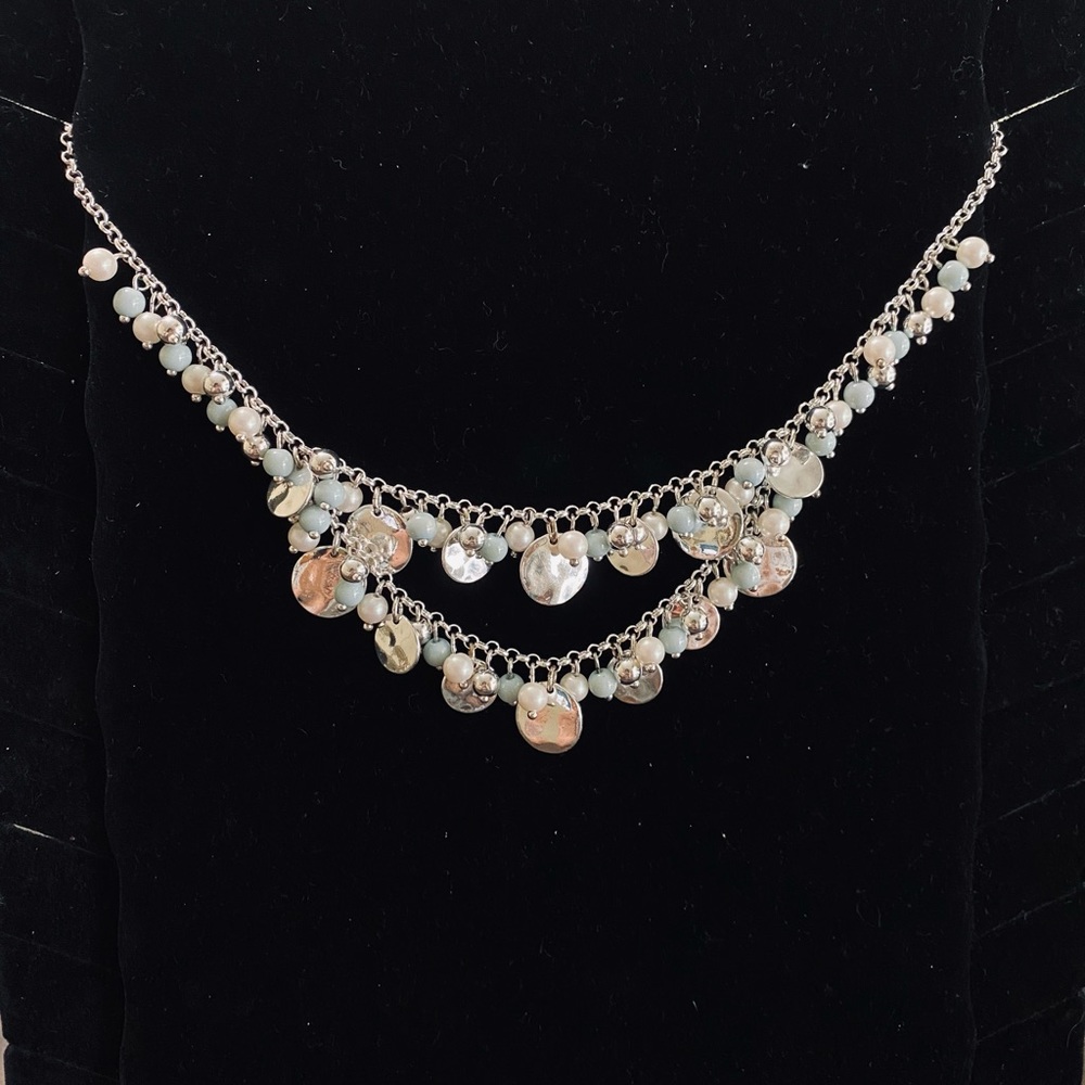 Blue bead/faux pearl silver necklace